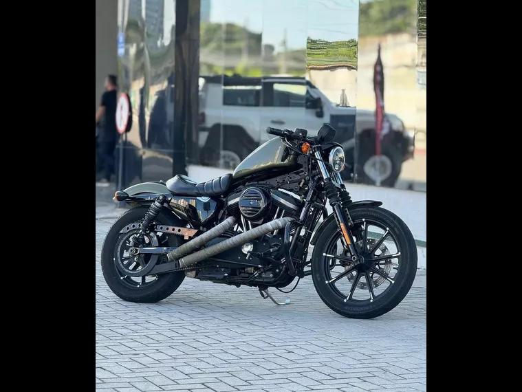 Harley-Davidson Sportster 883 Verde 18