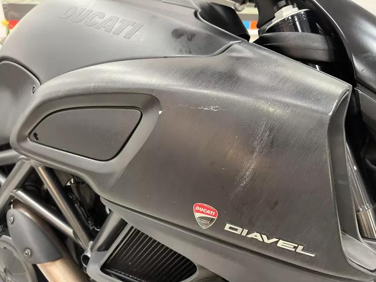 Ducati Diavel Preto 7