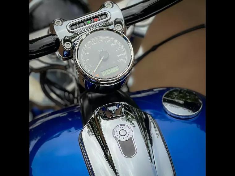 Harley-Davidson Breakout Azul 2