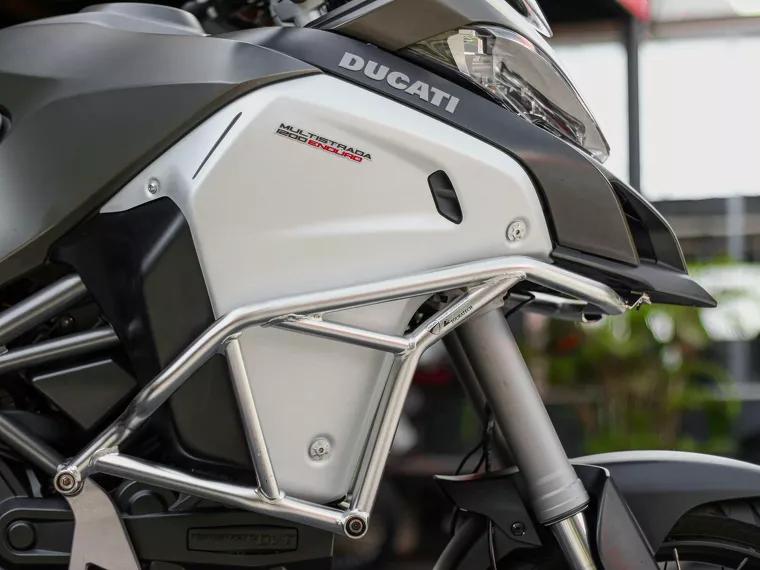 Ducati Multistrada Cinza 4