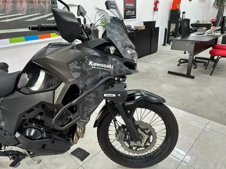 Kawasaki Versys Preto 2