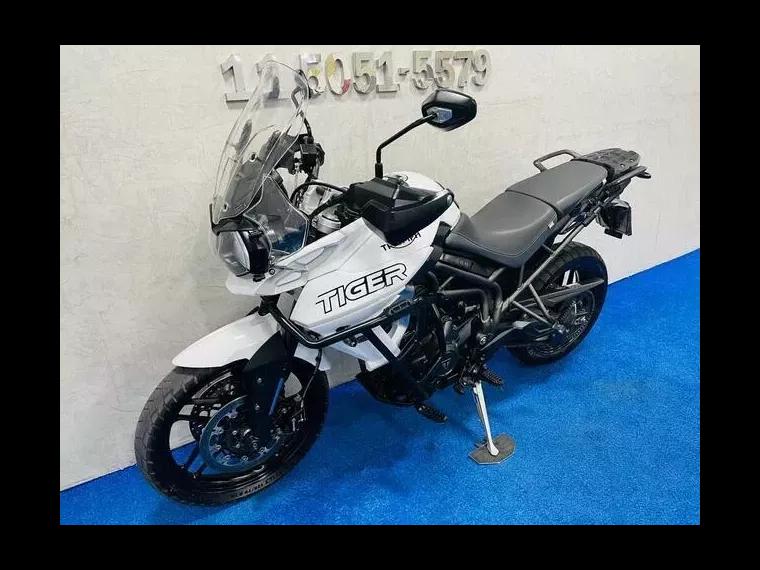 Triumph Tiger 800 Branco 18