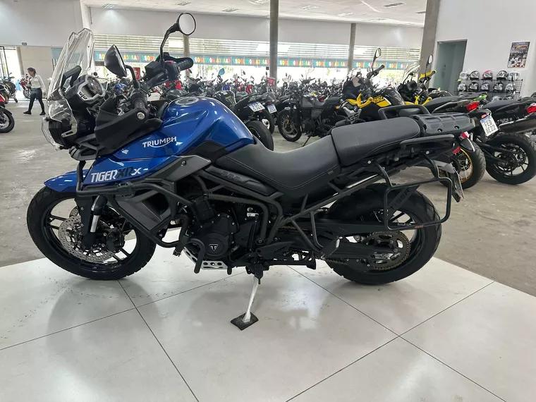 Triumph Tiger 800 Azul 10