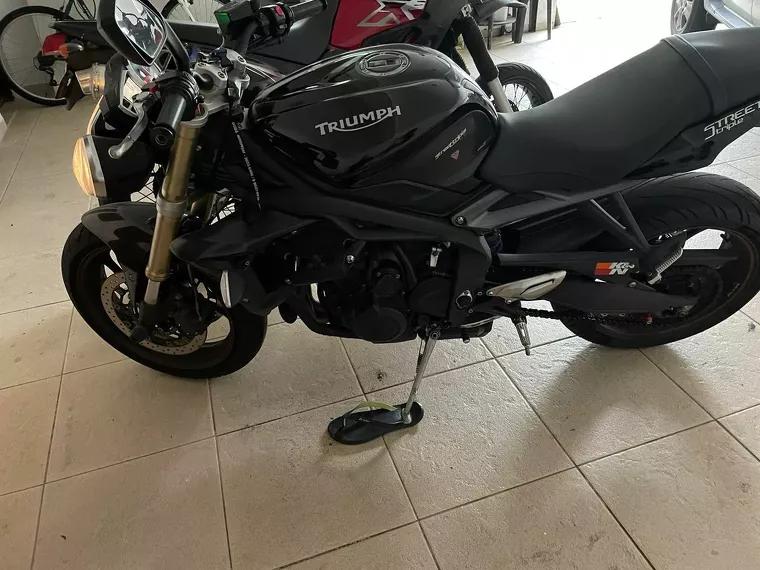 Triumph Street Triple Preto 5