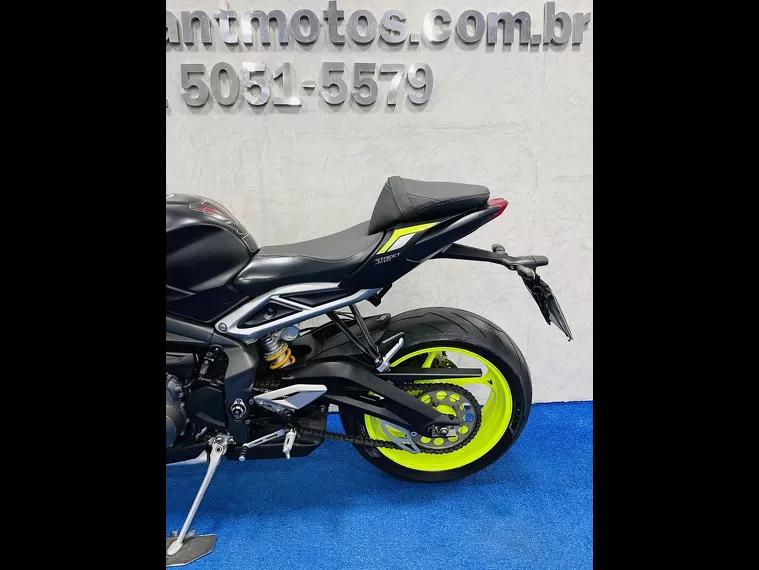 Triumph Street Triple Preto 11