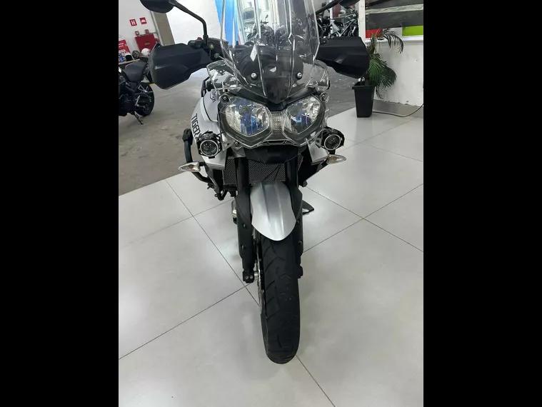 Triumph Tiger 800 Prata 14