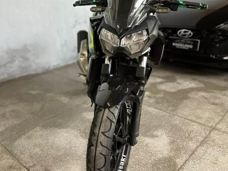 Kawasaki Z Cinza 1