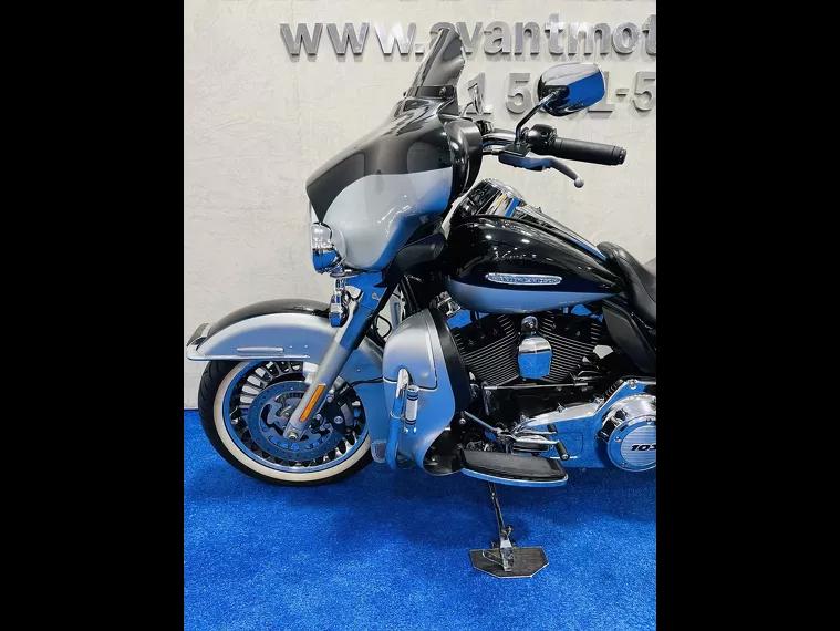 Harley-Davidson Electra Glide Preto 10