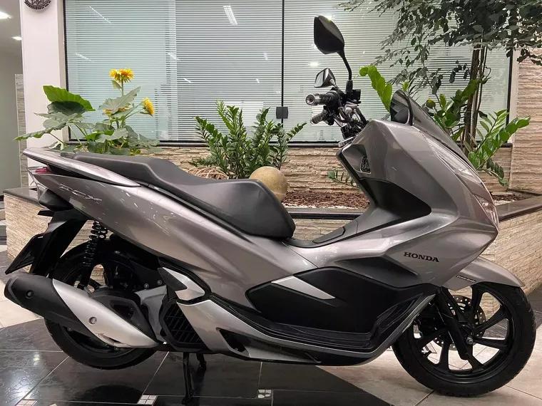 Honda PCX Prata 1