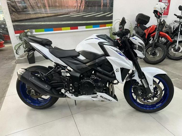 Suzuki GSX-S Branco 17