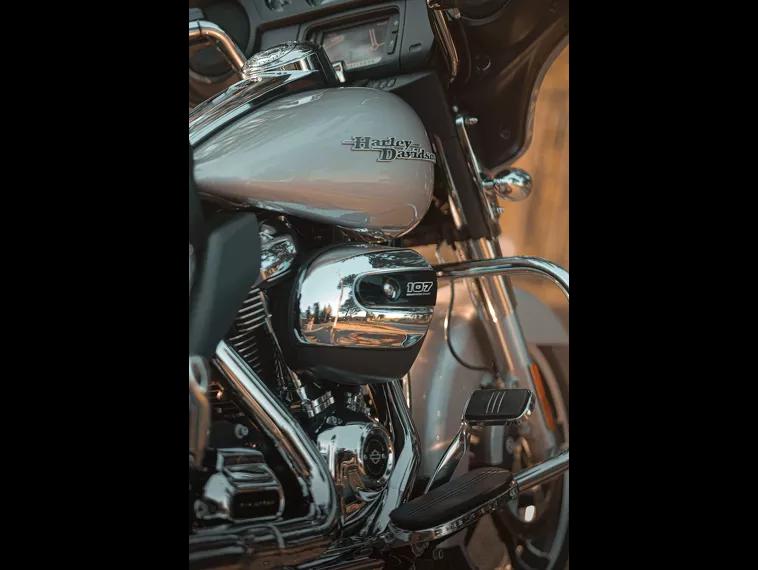 Harley-Davidson Street Glide Cinza 13