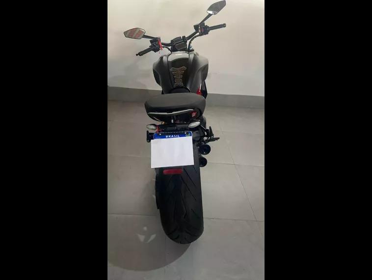 Ducati Diavel Preto 18