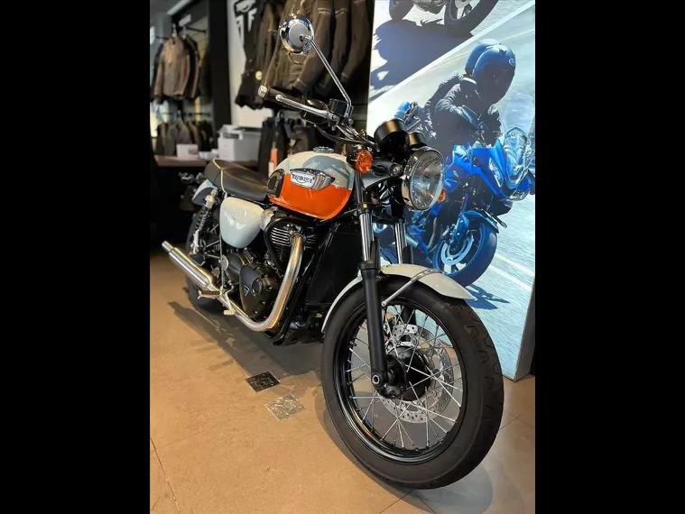 Triumph Bonneville Azul 4