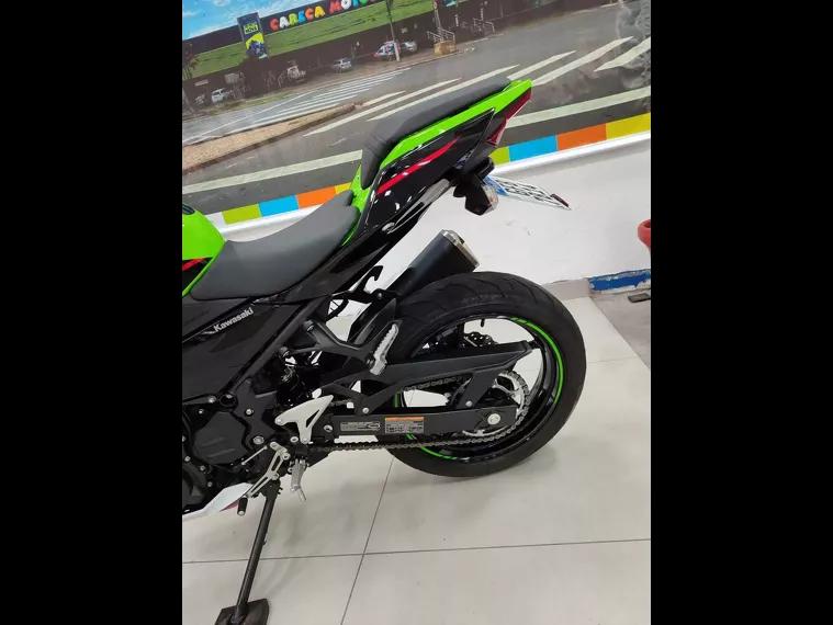 Kawasaki Ninja Verde 6