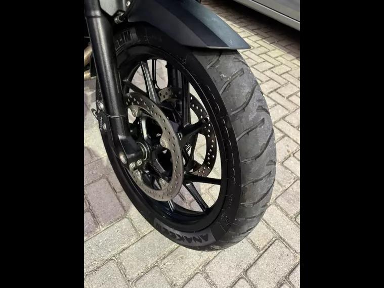 BMW F 750 Preto 16