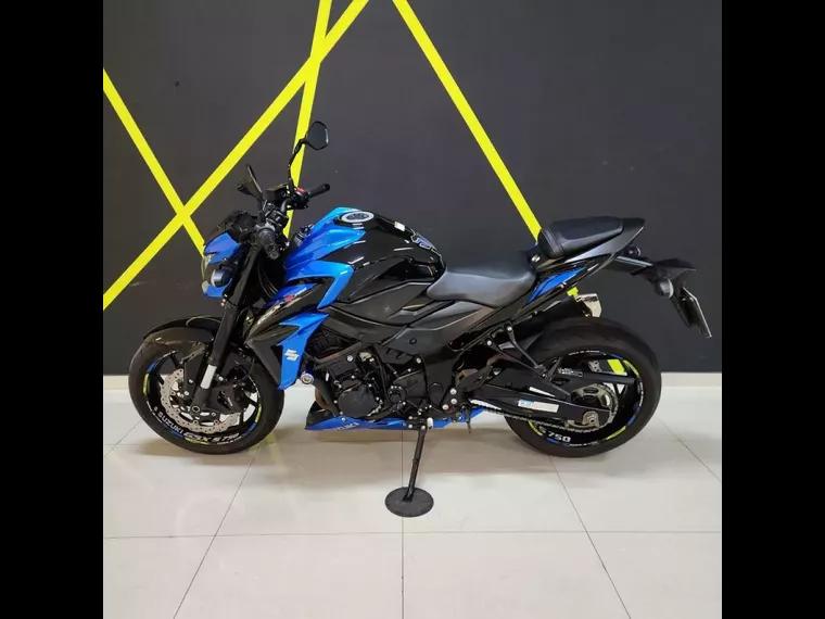 Suzuki GSX-S Azul 4