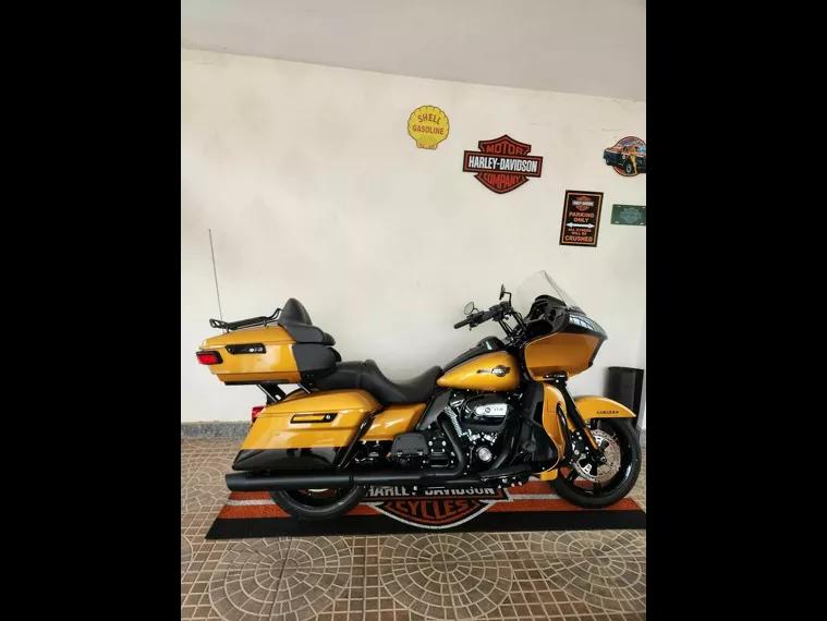 Harley-Davidson Road Glide Dourado 3