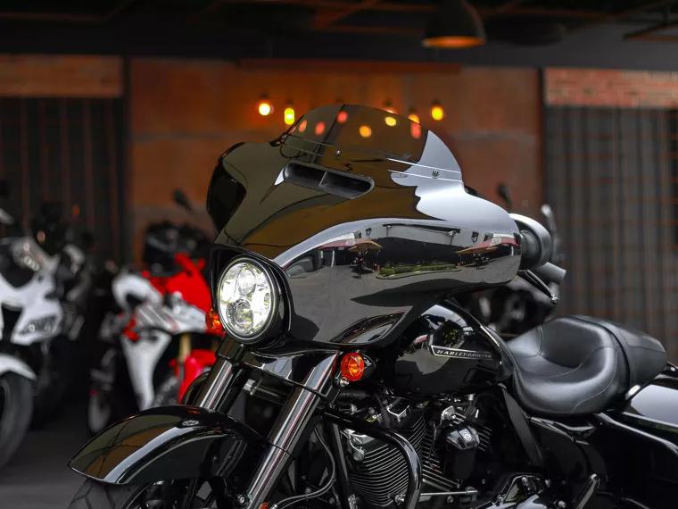 Harley-Davidson Street Glide Preto 9