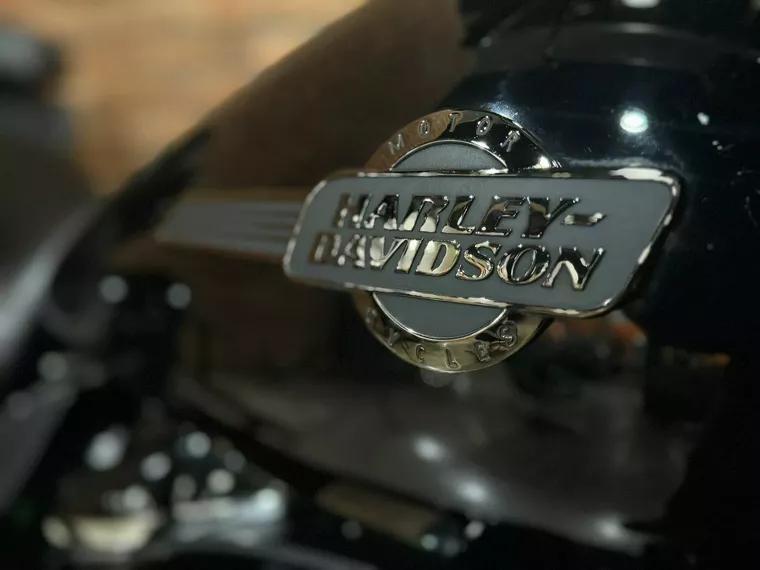 Harley-Davidson Road Glide Preto 2