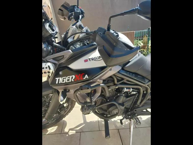 Triumph Tiger 800 Branco 13