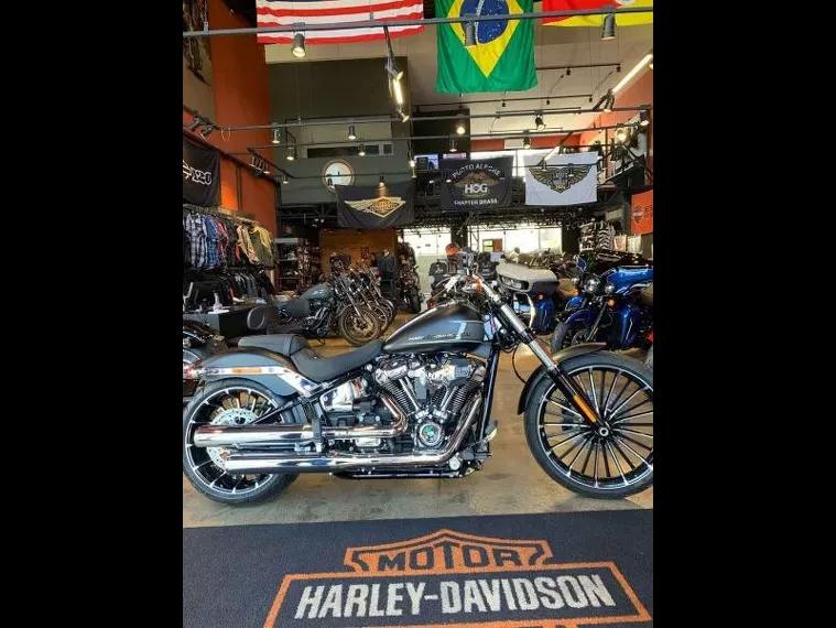 Harley-Davidson Breakout Preto 1