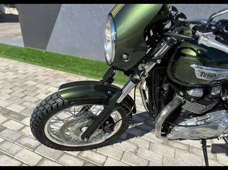 Triumph Thruxton Verde 8