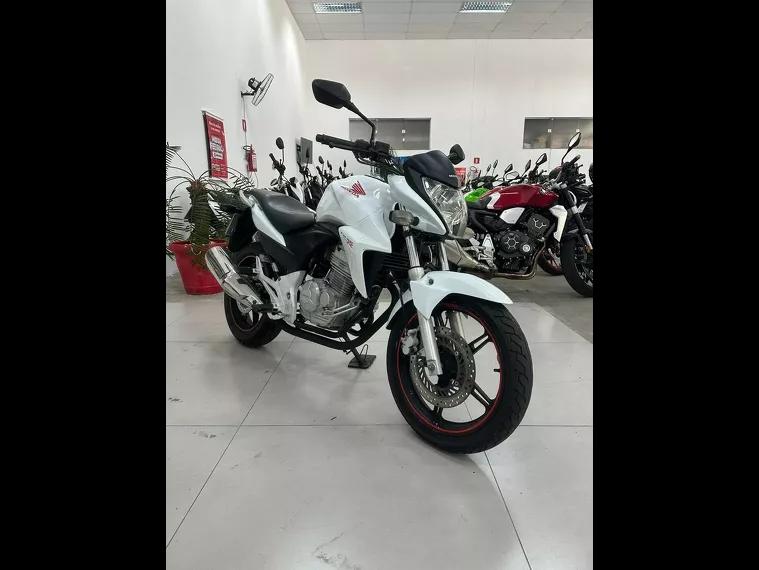 Honda CB 300 Branco 14