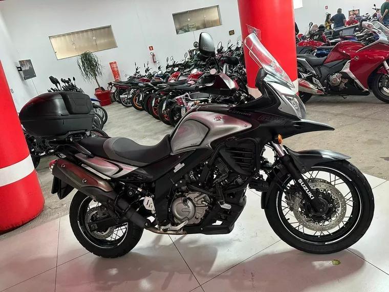 Suzuki V-Strom Prata 11