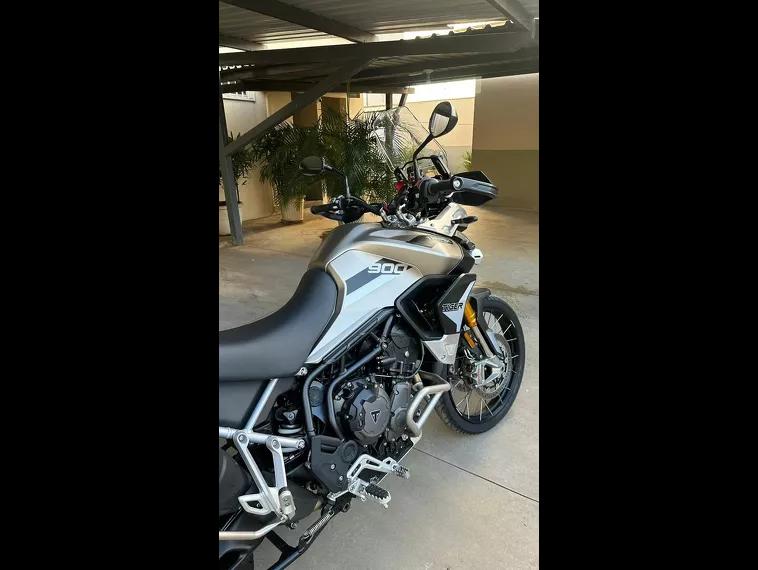 Triumph Tiger 900 Cinza 3