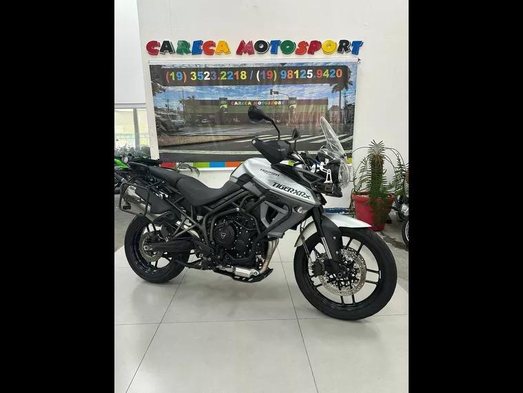 Triumph Tiger 800 Prata 19