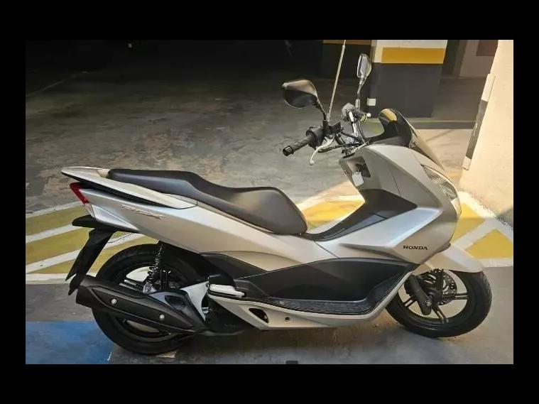 Honda PCX Prata 2