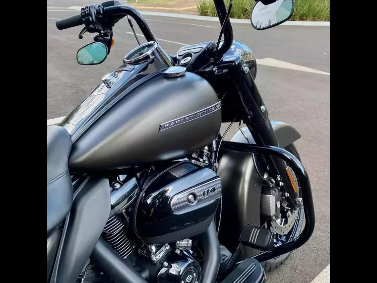 Harley-Davidson Road King Cinza 6