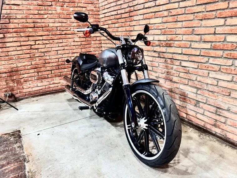 Harley-Davidson Breakout Cinza 5