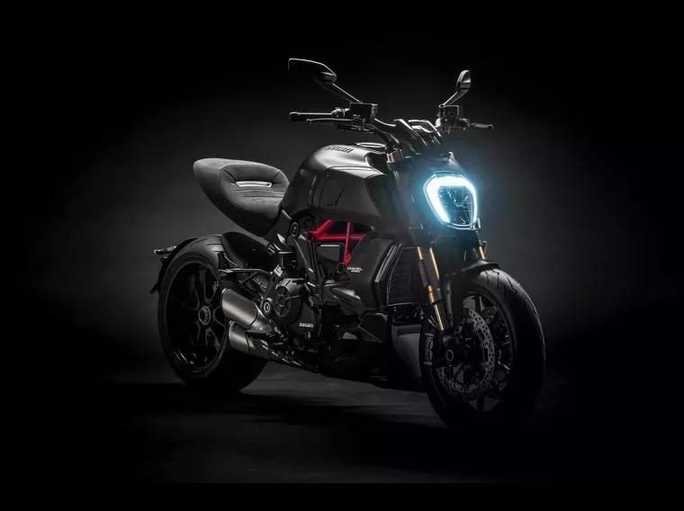 Ducati Diavel Preto 2