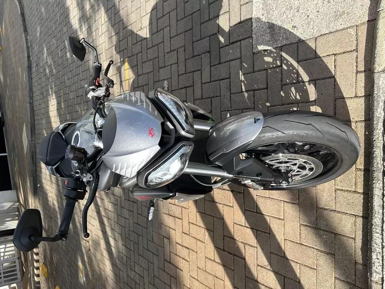 Triumph Street Triple Cinza 5