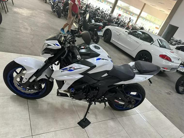 Suzuki GSX-S Branco 13