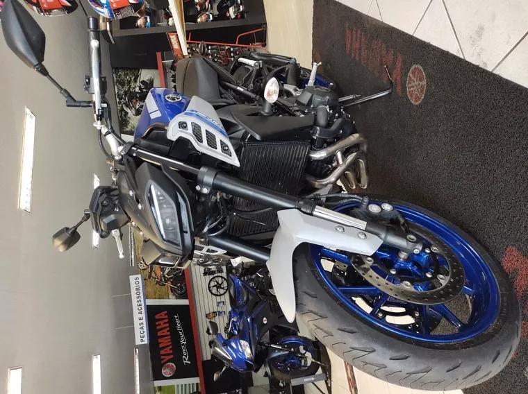 Yamaha MT-09 Azul 4