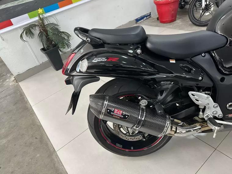 Suzuki GSX Preto 9