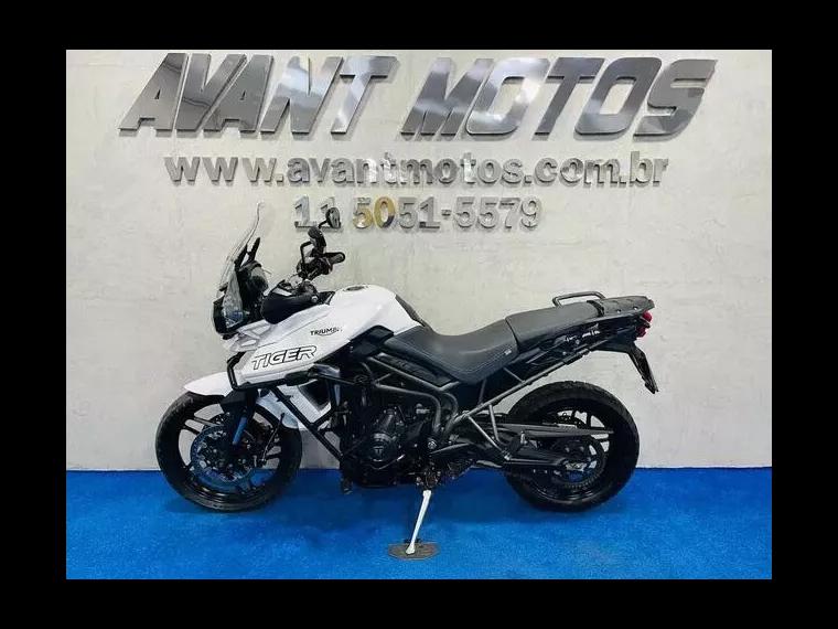 Triumph Tiger 800 Branco 17