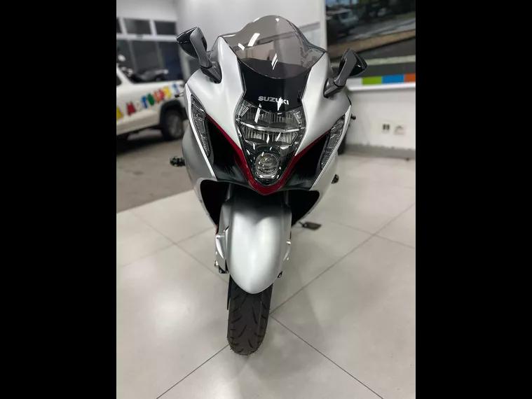 Suzuki GSX Prata 5