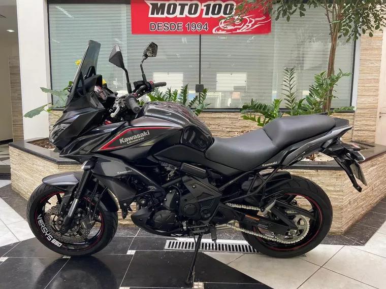 Kawasaki Versys Preto 2