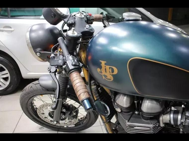 Triumph Thruxton Verde 6