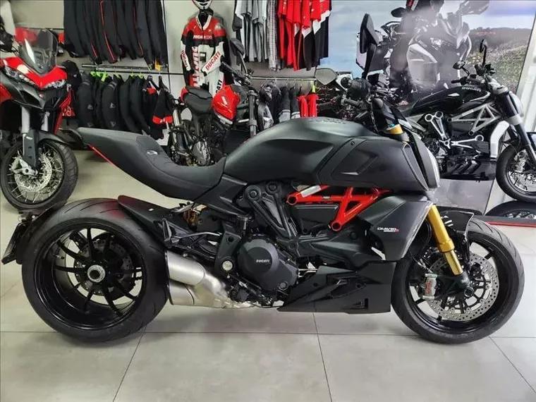 Ducati Diavel Preto 1