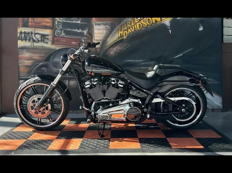 Harley-Davidson Breakout Preto 2