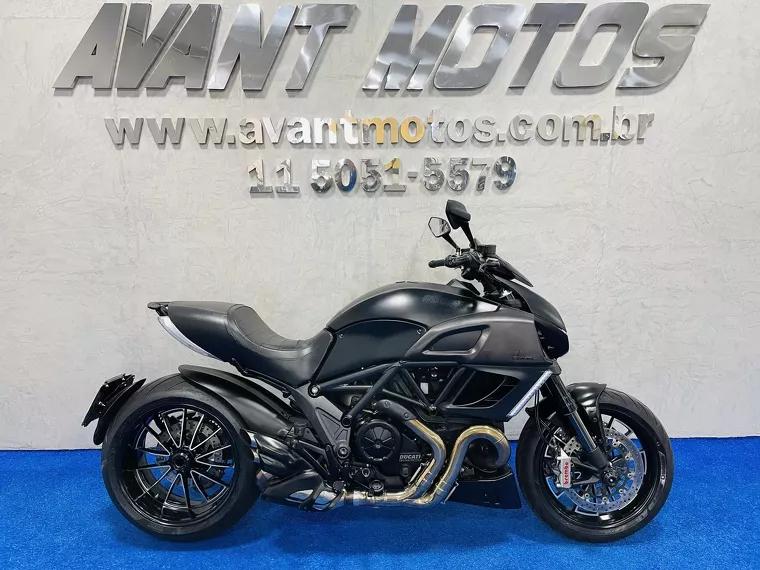 Ducati Diavel Preto 14