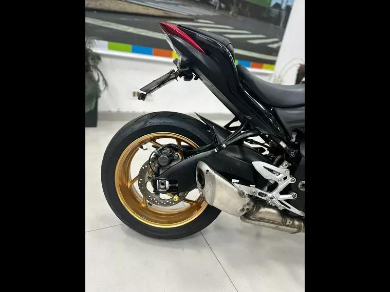 Suzuki GSX-S Preto 3