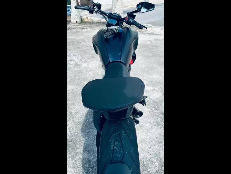 Ducati Diavel Preto 20