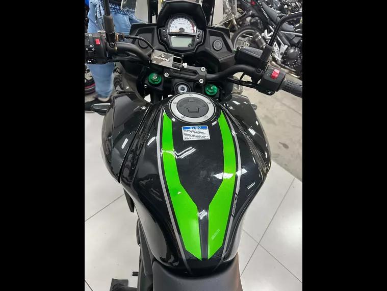 Kawasaki Versys Preto 4