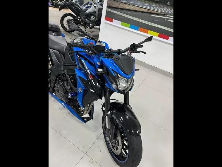 Suzuki GSX-S Preto 8