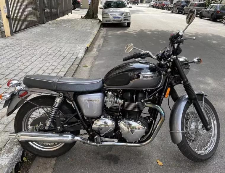 Triumph Bonneville Preto 1